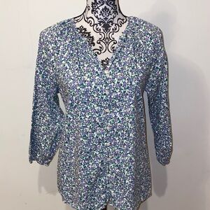 5/$25 St. John's Bay Blue & Green Floral V Neck Rayon Blend Blouse Size Small